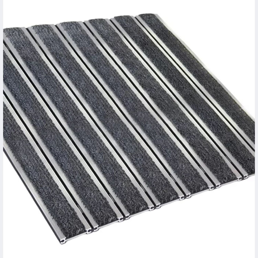 7015 ThinLine interconnected aluminium entrance matting in gray